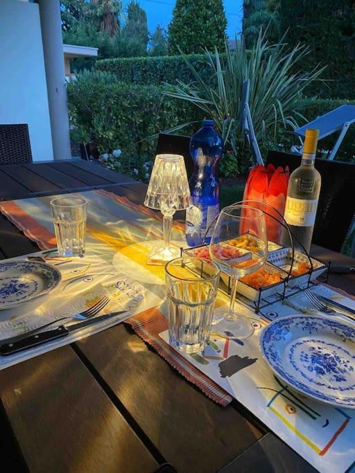 Con Piscina A 5 Minuti Dal Centro Apartment Peschiera del Garda