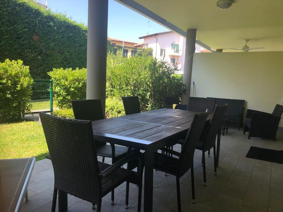 Con Piscina A 5 Minuti Dal Centro Apartment Peschiera del Garda