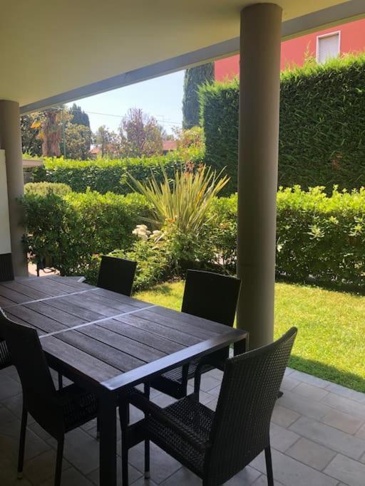 Con Piscina A 5 Minuti Dal Centro Appartement Peschiera del Garda